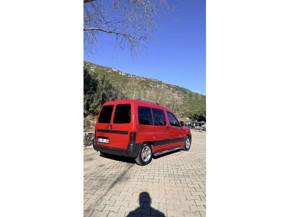 EMSALSİZ BAKIMLI KLİMALI Citroen Berlingo 1.9 D 2004 Model 