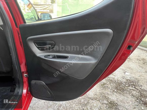 ER MOTORS'DAN 2013 MODEL LACİA YPSİLON DOLCE PAKET (EN DOLUSU )
