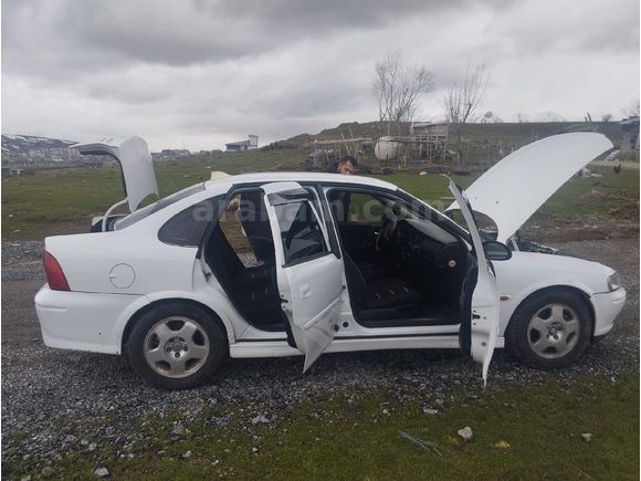 Sahibinden Opel Vectra 2.0 CD 1999 Model