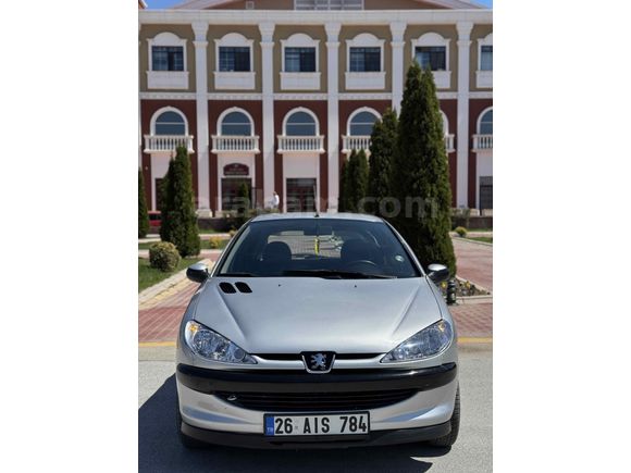 Düşük KM Yeni Muayne Klimalı Bakımları Yeni 206 Hatchback