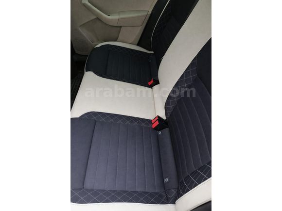 Sahibinden Skoda Rapid 1.2 TSI Spaceback Style 2016 Model  143.000 km Beyaz