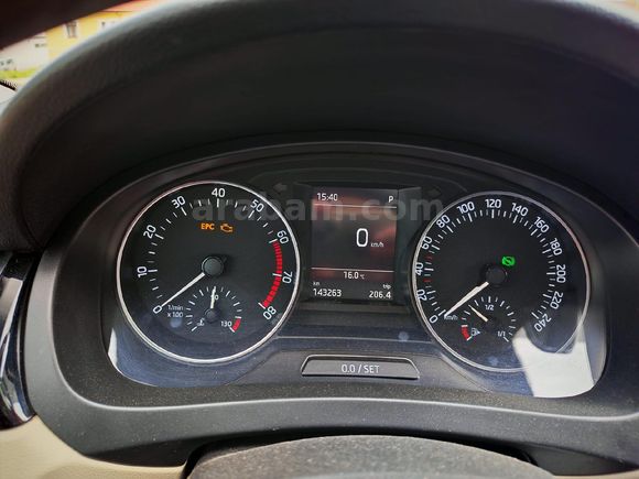 Sahibinden Skoda Rapid 1.2 TSI Spaceback Style 2016 Model  143.000 km Beyaz