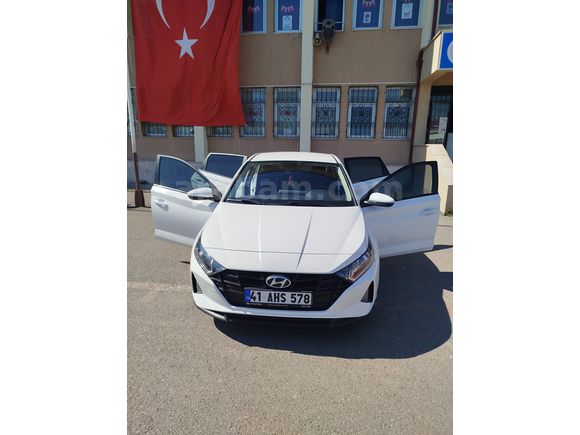 Öğretmenden ,ilk sahibinden Hyundai i20 1.4 MPI Style 2021 Model