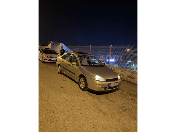 Sahibinden Ford Focus 1.6 Ghia 2000 Model 