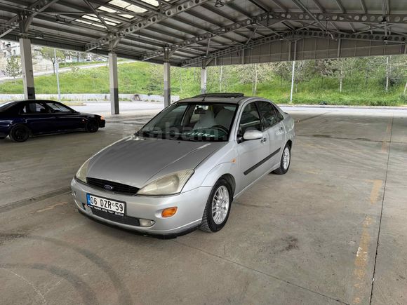 Sahibinden Ford Focus 1.6 Ghia 2000 Model 
