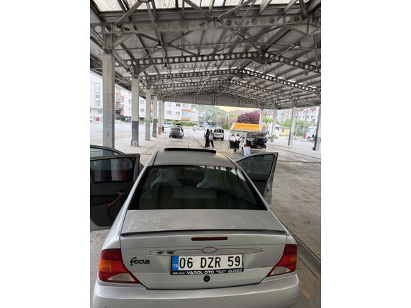 Sahibinden Ford Focus 1.6 Ghia 2000 Model 