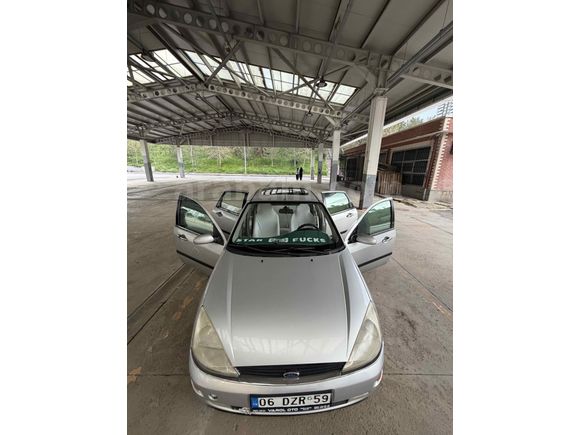 Sahibinden Ford Focus 1.6 Ghia 2000 Model 