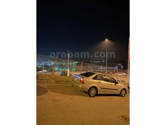 Sahibinden Ford Focus 1.6 Ghia 2000 Model 
