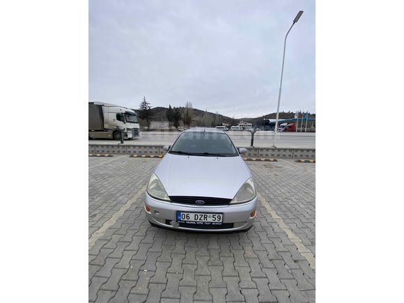 Sahibinden Ford Focus 1.6 Ghia 2000 Model 