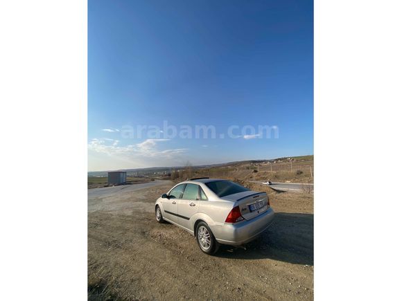 Sahibinden Ford Focus 1.6 Ghia 2000 Model 