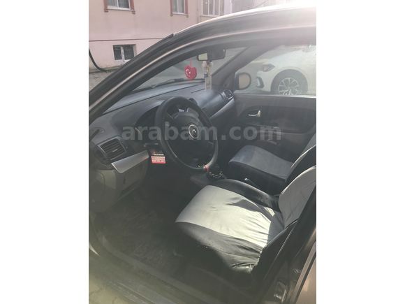 Sahibinden Clio Symbol Temiz Aile Aracı 