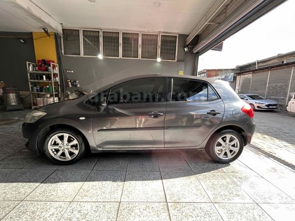 Sahibinden Toyota Auris 1.4 D-4D Class 2007 Model 