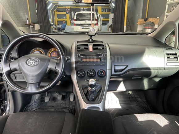 Sahibinden Toyota Auris 1.4 D-4D Class 2007 Model 