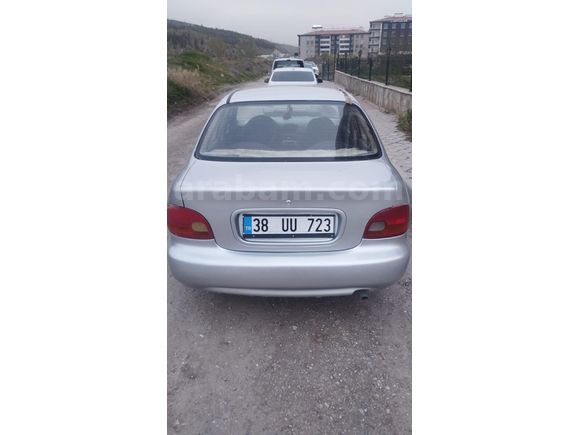 Sahibinden Hyundai Accent 1.3 LS 1997 Model 18.01.2027 yılına kadar muanesi var güneş yanığı olduğu için ful boyalı ön takım bakımları felan yapılmış
