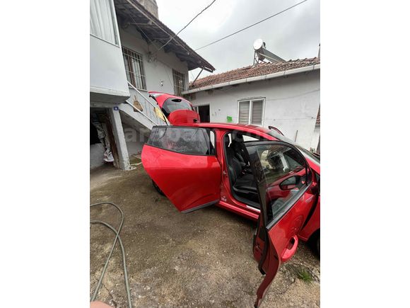 Sahibinden Renault Clio 1.0 TCe Techno Esprit Alpine 2023 Model 