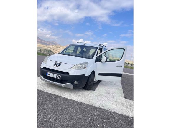 Sahibinden Peugeot Partner 1.6 HDI Adventure 2011 Model 