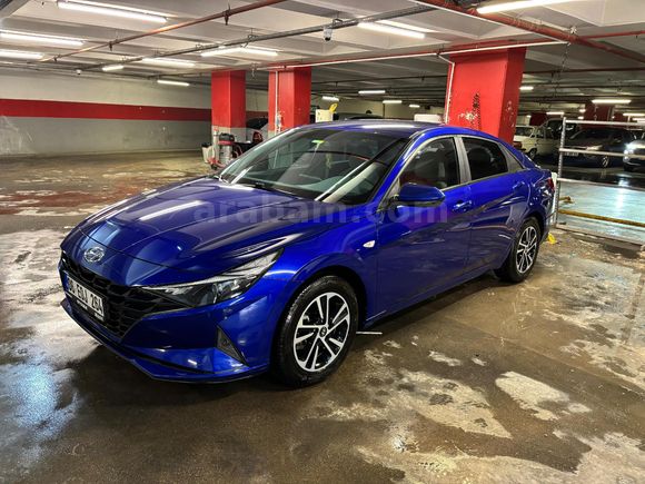Sahibinden Hyundai Elantra 1.6 MPI Style Comfort 2022 Model  140.000 km Lacivert