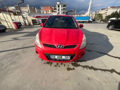Sahibinden Hyundai i20 Troy 1.4 CVVT Mode 2011 Model  187.000 km Kırmızı