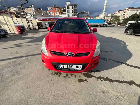 Sahibinden Hyundai i20 Troy 1.4 CVVT Mode 2011 Model  187.000 km Kırmızı