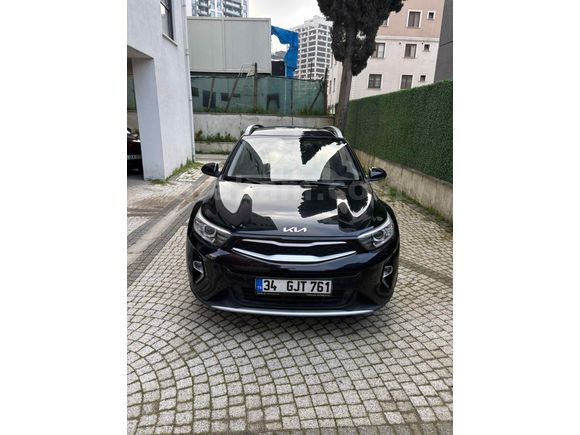 Sahibinden Kia Stonic 1.4 MPI Cool 2022 Model  40.500 km Siyah