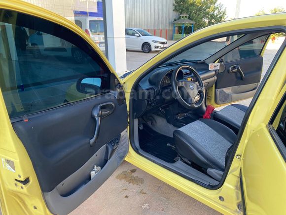 Sahibinden Opel Corsa 1.2 Swing 2000 Model  292.000 km Sarı