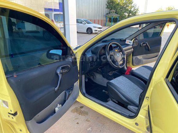Sahibinden Opel Corsa 1.2 Swing 2000 Model  292.000 km Sarı