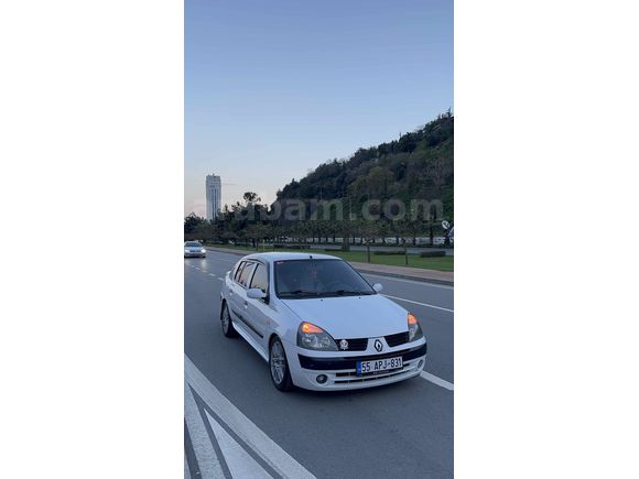 Renault Clio 1.5 dCi klimalı dolu dolu tek değişenli
