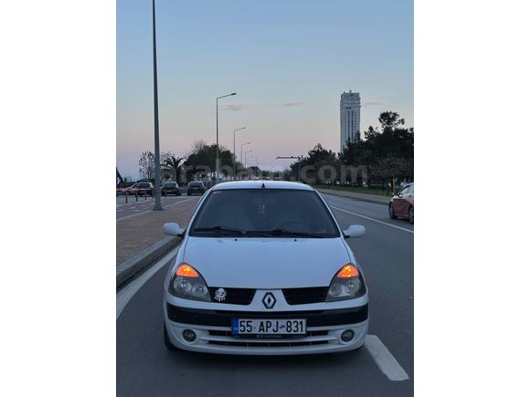 Renault Clio 1.5 dCi klimalı dolu dolu tek değişenli
