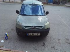 Sahibinden Peugeot Partner 1.4 XR 2004 Model  350.000 km Yeşil (metalik)