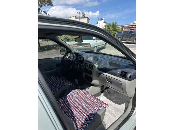 Sahibinden Renault Clio 1.4 Authentique 2004 Model 