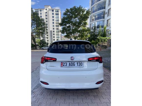 DEĞİŞENSİZ 75000 KM DE  TEMİZ AİLE ARACI