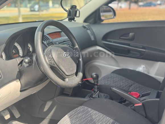 Sahibinden Kia Ceed 1.6 CRDi Cool 2009 Model Ankara 180.000 km Siyah