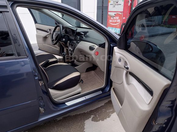 Sahibinden Ford Focus 1.6 Ghia 2004 Model