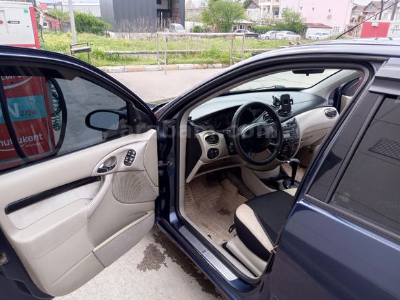 Sahibinden Ford Focus 1.6 Ghia 2004 Model