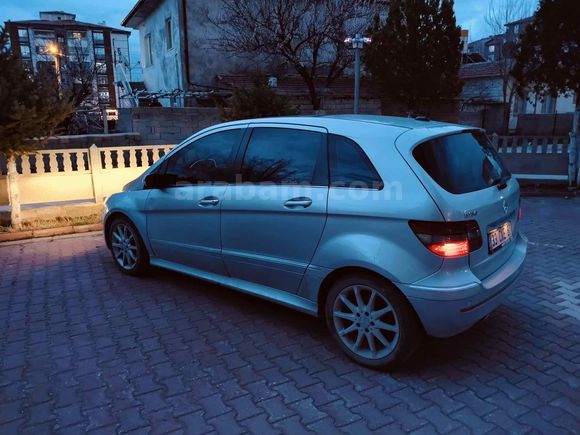 Galeriden Mercedes - Benz B 150 Boyut 2007 Model Konya