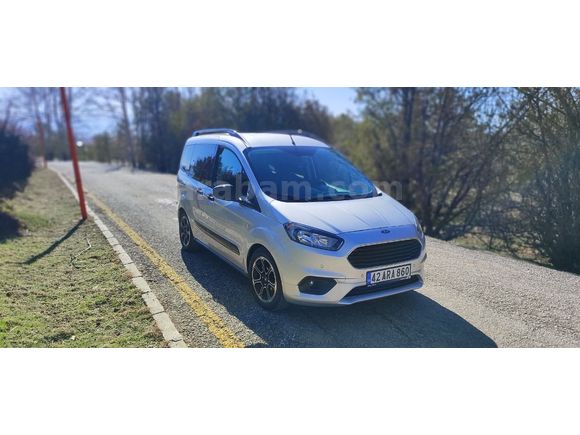 Sahibinden Ford Tourneo Courier 1.5 TDCi Titanium Plus 2022 Model