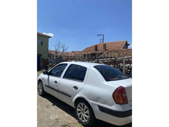 Sahibinden Renault Symbol 1.4 Dynamique 2002 Model  270.000 km Beyaz