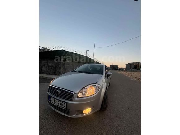 Sahibinden Fiat Linea 1.3 Multijet Dynamic Plus 2011 Model  276.000 km Gri (Gümüş)