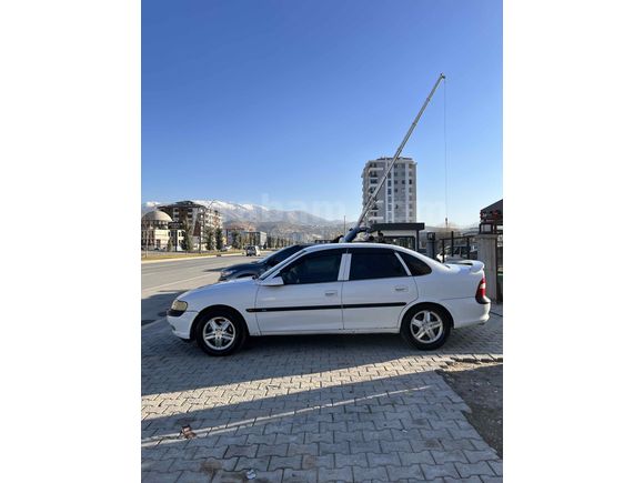 Sahibinden Opel Vectra 2.0 CD 1997 Model 
