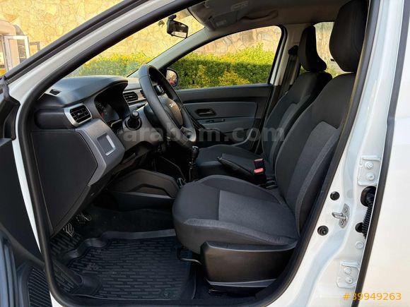 YENİ LOGO 2022 MODEL DUSTER 1.3 TCe ESSENTIAL 4X4 NAVI G.GÖRÜŞ