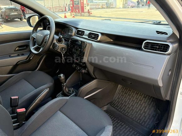 YENİ LOGO 2022 MODEL DUSTER 1.3 TCe ESSENTIAL 4X4 NAVI G.GÖRÜŞ