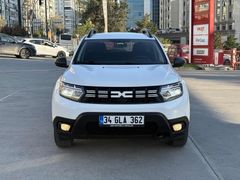 YENİ LOGO 2022 MODEL DUSTER 1.3 TCe ESSENTIAL 4X4 NAVI G.GÖRÜŞ
