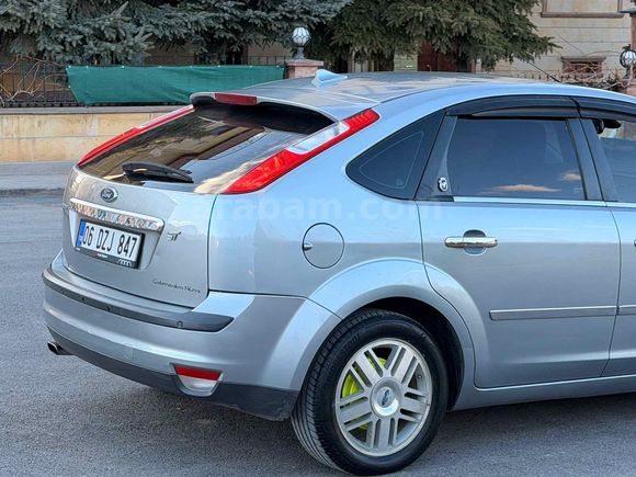 Sahibinden Ford Focus 1.6 Ghia 2006 Model 