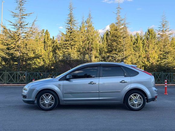 Sahibinden Ford Focus 1.6 Ghia 2006 Model 