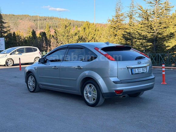 Sahibinden Ford Focus 1.6 Ghia 2006 Model 