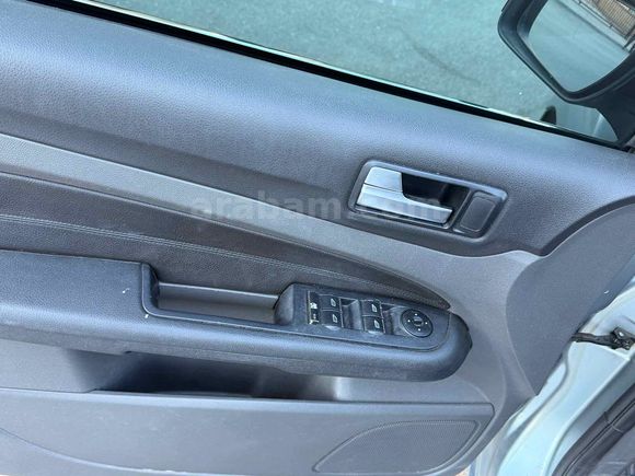 Sahibinden Ford Focus 1.6 Ghia 2006 Model 