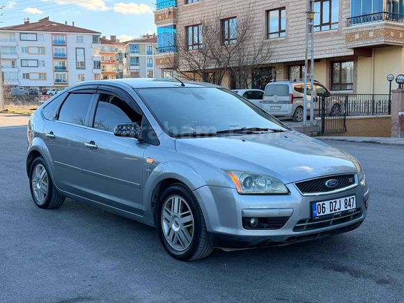 Sahibinden Ford Focus 1.6 Ghia 2006 Model 