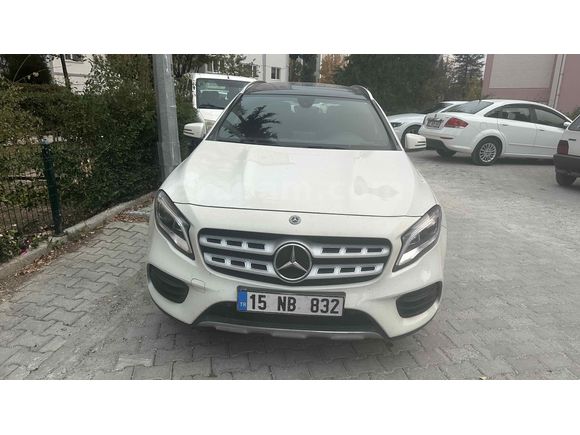 Sahibinden Mercedes - Benz GLA 180 D AMG  İMZALI SERİ