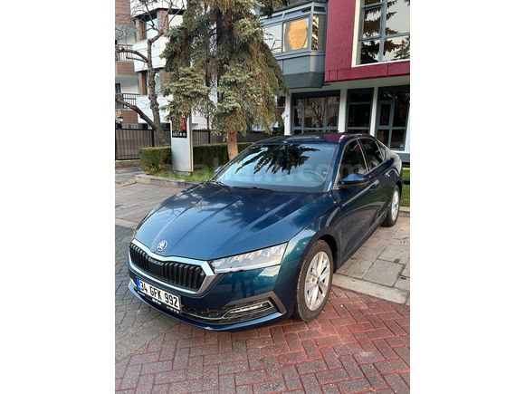 *2023 Çıkışlı*Geri Görüş Kameralı*21.Bin KM*1.5 e-Tec Premium*