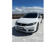 ÖĞRETMENDEN OTOMATİK HONDA CİVİC ECO EXECUTİVE DERİ KOLTUK ANAHTARSIZ GİRİŞ VE ÇALIŞTIRMA SUNROOF KOLTUK ISITMA FABRİKASYON LPG ÖN KAMERA KAYDI XENON